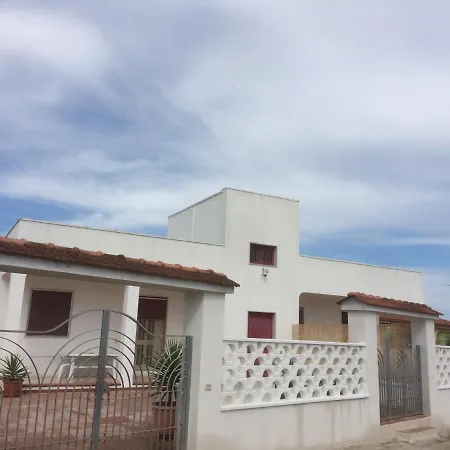 La Divina 2 Nyaraló